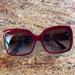 ♥️Authentic fendi gorgeous color red♥️♥️♥️